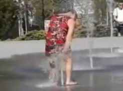 Анапчанки в отличие от новороссийских русалок в фонтанах стриптиз не устраивают