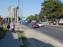 В Анапе на улице Парковой водитель погиб, врезавшись в дерево
