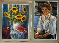 В художественной школе открылись две персональные выставки юных анапских школьниц