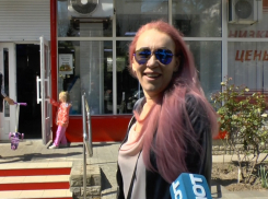 Гуляя полураздетой, отдыхающая в Анапе нахамила женщине: « На курорте как хочу, так хожу!»