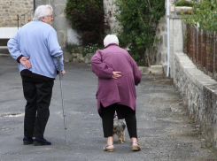 А вы знаете, чем могут заниматься бабушки на пенсии? И не только в Анапе