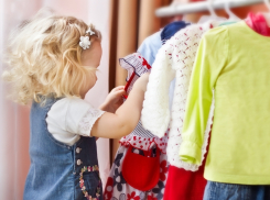 Какие детские вещи можно сдать обратно в магазин, а какие нет: поясняет юрист из Анапы