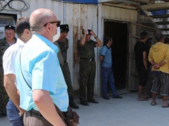 Мешают ли анапчанам во время курортного сезона мигранты с Донбаса?