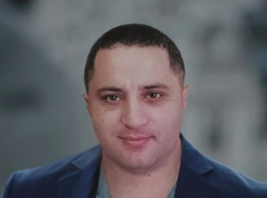 Скульптор из Анапы Вадим Бабак хочет подарить Геленджику «Слезу народа»