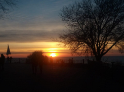 Где в Анапе можно бесплатно послушать саксофон, любуясь морем