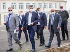 Депутат указал строителям спорткомплекса в Пятихатках под Анапой на недостатки 