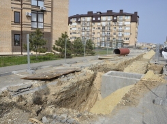 Канализационный коллектор построят до конца года: в Анапе проконтролировали ход возведения строительных объектов 