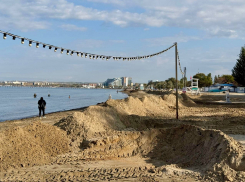 В море зафиксировали пятно: Анапа готовится отражать новые выбросы мазута 