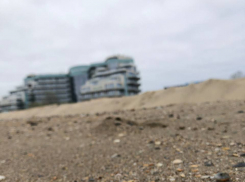 Стала известна причина выбросов белого вещества на пляжах Анапы 