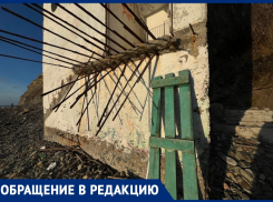 Лестница в никуда: после шторма до сих пор не восстановлен спуск к морю