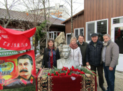 Как в Анапе отмечали 140-летие Сталина: фоторепортаж