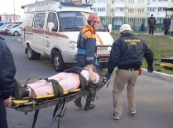 Подробности падения женщины из окна третьего этажа в Анапе