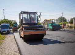 На двух улицах в селе Джигинке под Анапой постелили новый асфальт 