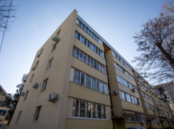 «Все строго по плану»: в Анапе проводят капитальный ремонт в МКД