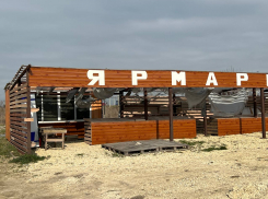 Выглядят запущенными: что происходит с придорожными ярмарками в Анапе зимой 