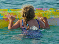 В Анапе запретили выходить в море на катамаранах и матрасах