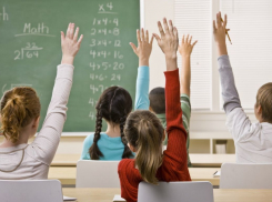 Отравившиеся школьники из Раевской будут учиться  на каникулах