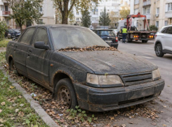 Авто без колес и хозяина — на спецстоянку: в Анапе готовят новый порядок для брошенных машин