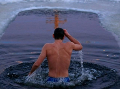 Крещенская ночь в Анапе будет теплой: как правильно окунаться в купель