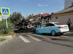 Жесткие ДТП в Анапе: машины переворачиваются