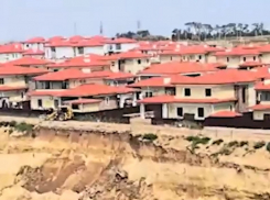 В Анапе сползает грунт под жилыми домами – здания под угрозой обрушения