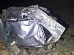  «Приора» сорвалась с обрыва в районе улицы Таманской в Анапе