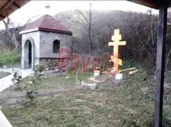 Вандалы осквернили крест в станице Благовещенская под Анапой