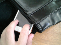 Анапчанин украл у женщины телефон стоимостью 70 тысяч рублей