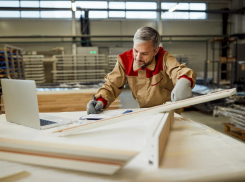  И кочегары мы, и плотники… На производстве мы работники