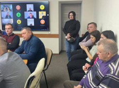 В хуторе Песчаном нужна детская площадка, а в Витязево - новый электрический столб