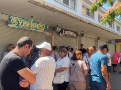 Падение из окна и конфликт по поводу торговых точек: что случилось в Анапе