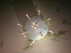 Военная мина, которую вынесло из моря на пляж в Анапе, оказалась муляжом
