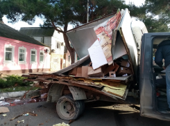 Прямо сейчас в Анапе крупная авария: три машины разнесло вдребезги