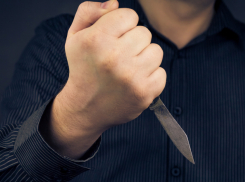 В Анапе присудили 200 часов обязательных работ за удар ножом в спину спящего сына