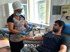 Сегодня Всемирный день донора крови! Анапчане сдают кровь - присоединяетесь!