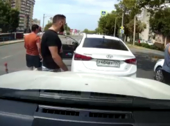 Мужчина ударил другого во время дорожного конфликта в Анапе