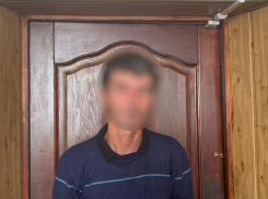 Сорвал с шеи цепочку: анапские полицейские задержали грабителя