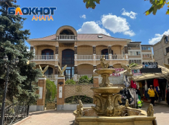 В Анапе дом по проекту дворца арабского Принца в очередной раз продается