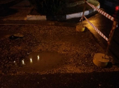 В Анапе автомобиль газовой службы попал в «дождевую ловушку»