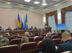 В мэрии Анапы пополнение в списках Почетных граждан и очередные кадровые изменения