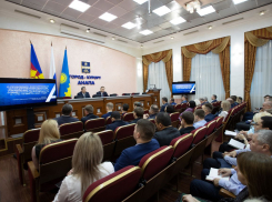 Василий Швец поручил закончить капитальный ремонт школ Анапы к новому учебному году