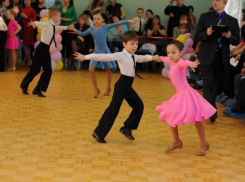 На турнире по бальным танцам «Жемчужина Анапы» выступят около 1000 юных танцоров