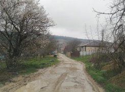«Ноги можно сломать»: анапчане сообщают, какие дороги в городе и районе нуждаются в ремонте