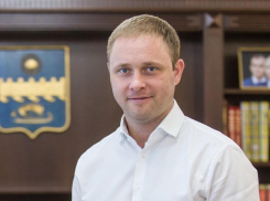 Василий Швец поздравил анапчан и гостей курорта с Днем семьи, любви и верности