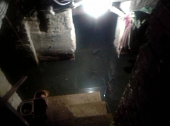 Управляющая компания довела подвал дома на улице Ленина, 134 в Анапе до жуткого состояния