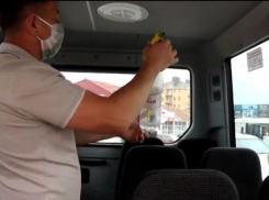 В Анапе в общественном транспорте маски должны надевать и пассажиры и водитель