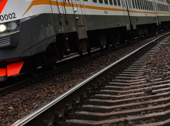 Поезд Москва - Анапа насмерть сбил 20-летнего мужчину 