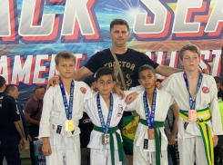 В Темрюке анапчанин Артём Акопян нокдауном победил бойца из Азербайджана