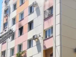 В Анапе на бульваре Евскина пожар в квартире, приехали огнеборцы
