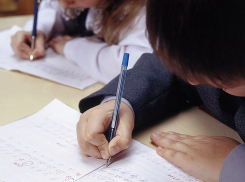 У анапских школьников хотят отобрать тетради